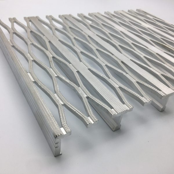 Expanded Grating EWG40